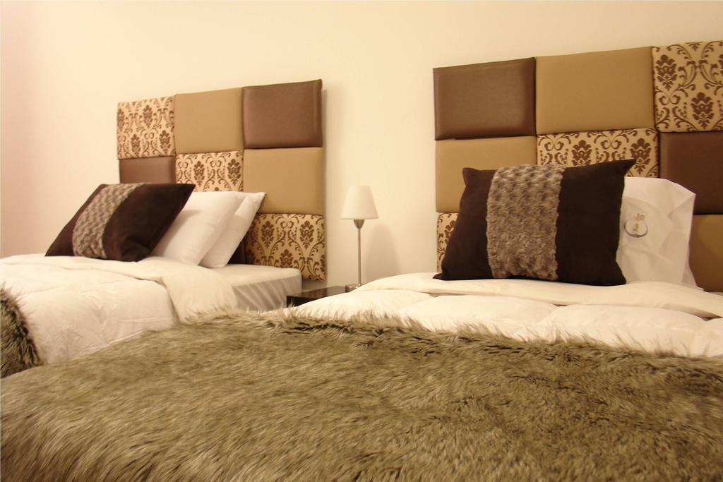Hostal Media Luna Трухильо Екстериор снимка