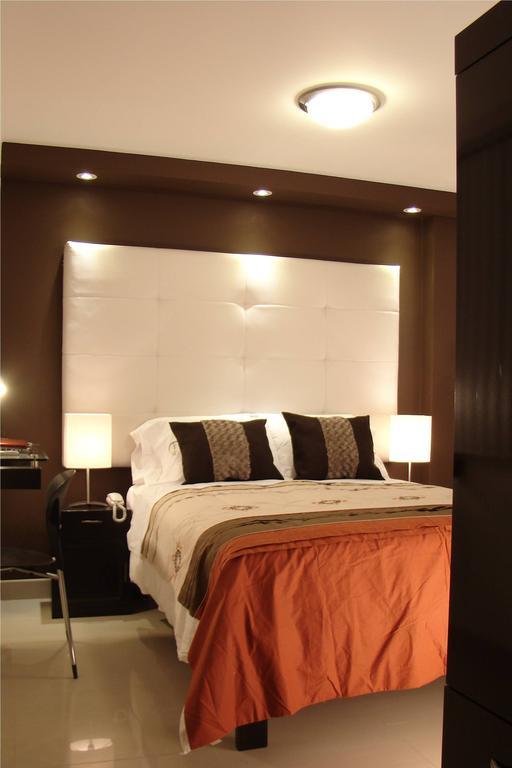 Hostal Media Luna Трухильо Екстериор снимка