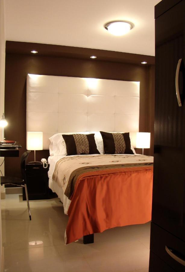 Hostal Media Luna Трухильо Екстериор снимка
