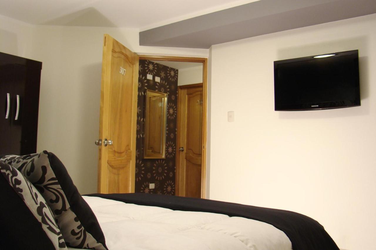 Hostal Media Luna Трухильо Екстериор снимка